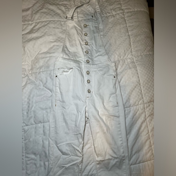 Guess white overalls - Picture 2 of 3